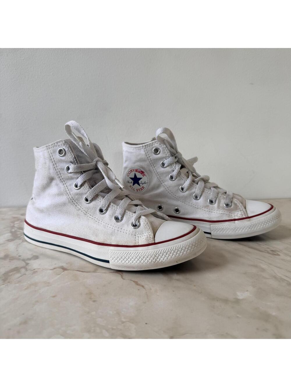 Converse Youth Chuck Taylor All Star Canvas Hi Top Sneaker Size 2 White
